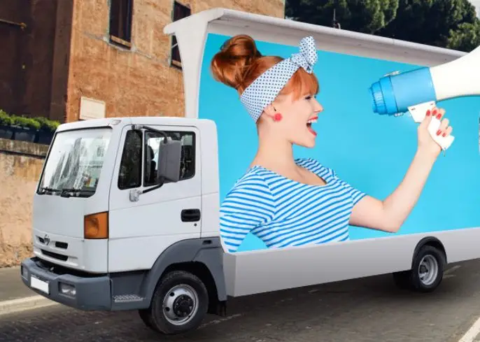 camion pubblicità installazioni fisse danni